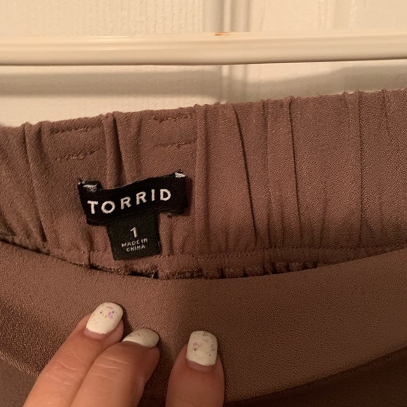 Torrid crepe pants - Picture 2 of 3